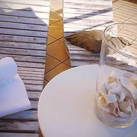 Ξενοδοχείο με διαμερίσματα Conchiglia 2*